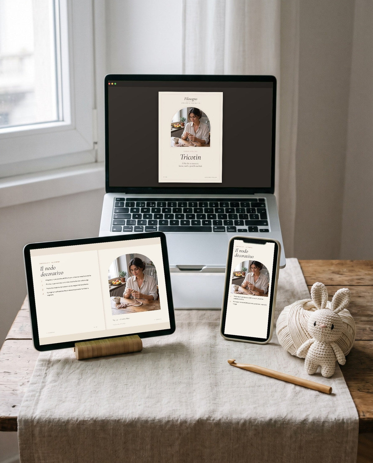 Tricotin e-book course on tablet, laptop and phone
